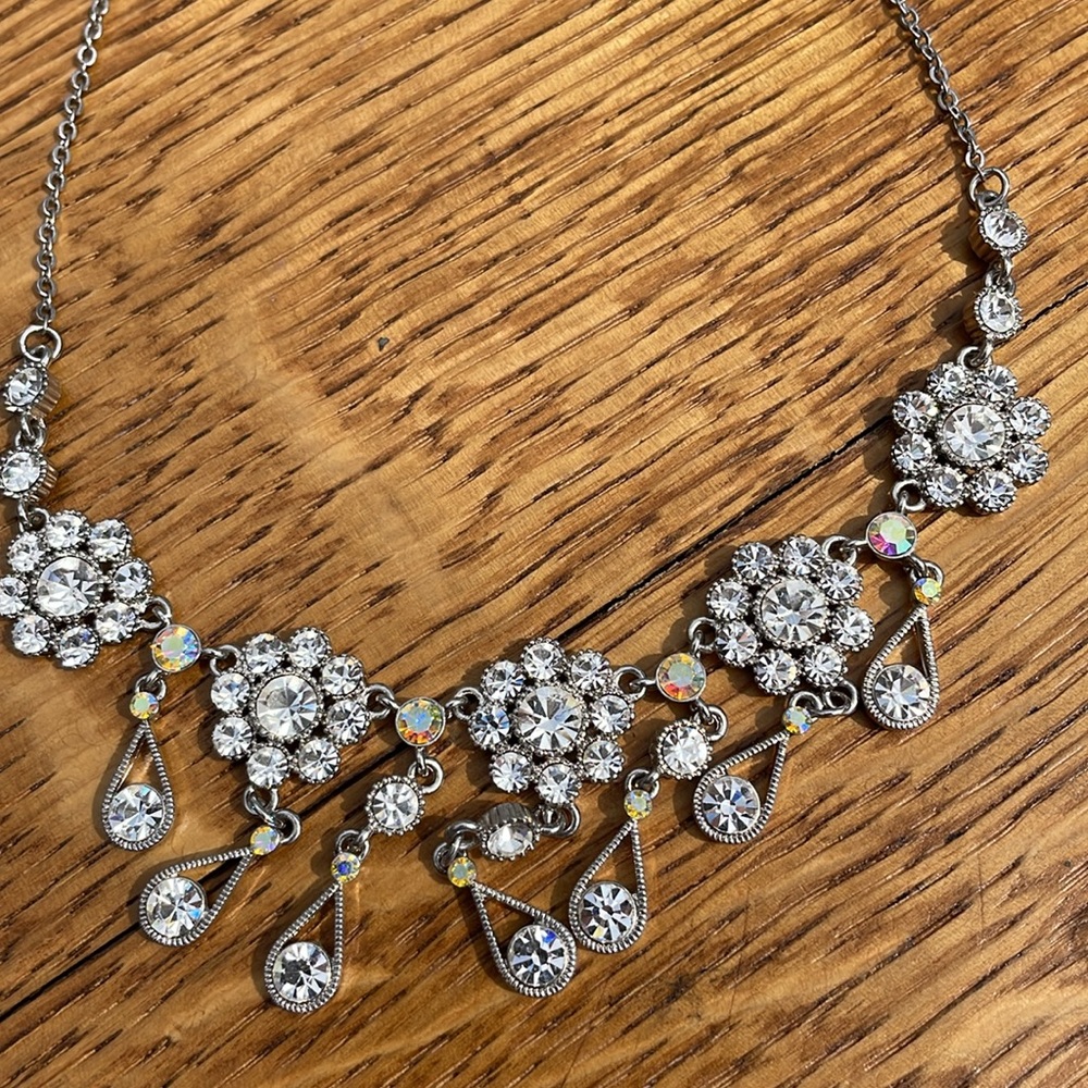 Beautiful, sparkly, Faux diamond choker necklace